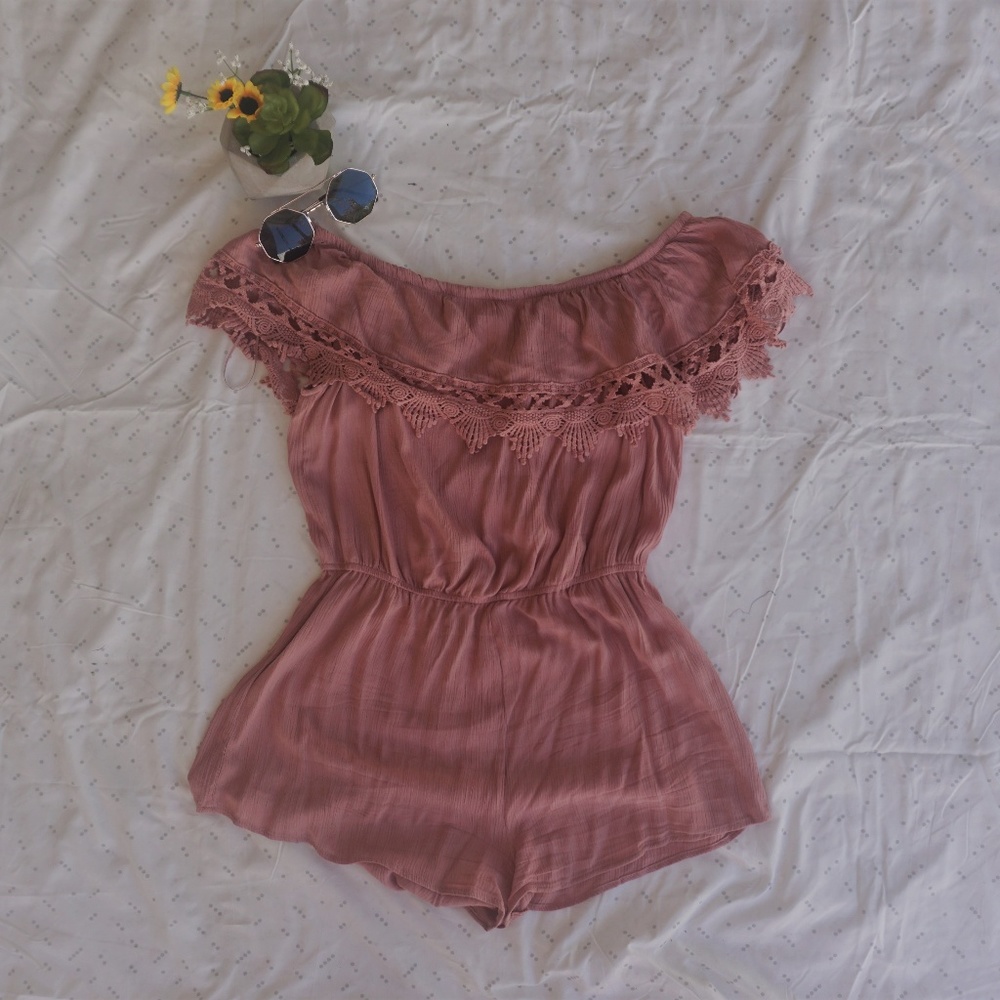 Ambiance off the shoulder pink blush romper size M
